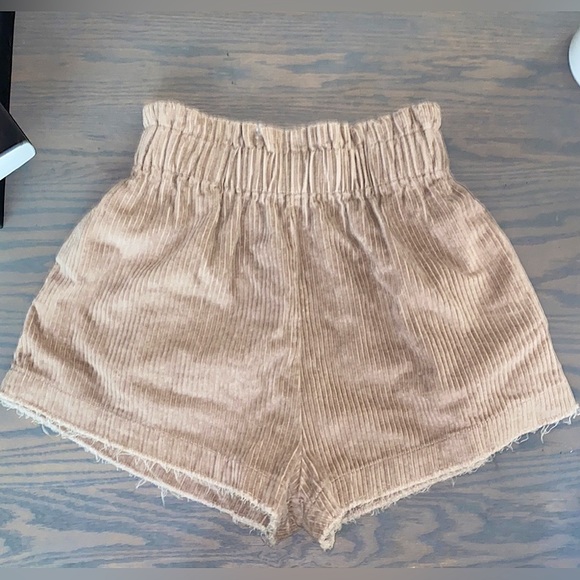 Boutique corduroy high waist shorts - Picture 1 of 4